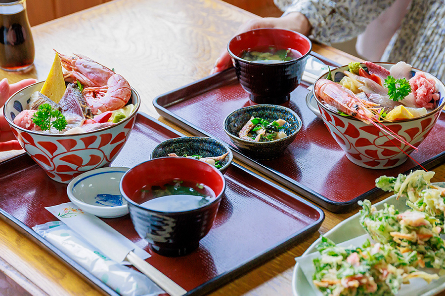 海鮮丼を味わえるお店がずらり